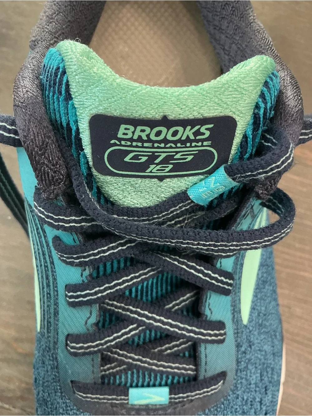 Brooks Adrenaline GTS 18 Women’s Running Shoes Size 7